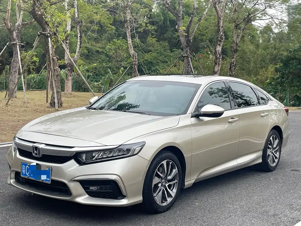 Honda Inspire 2019 — фото 1