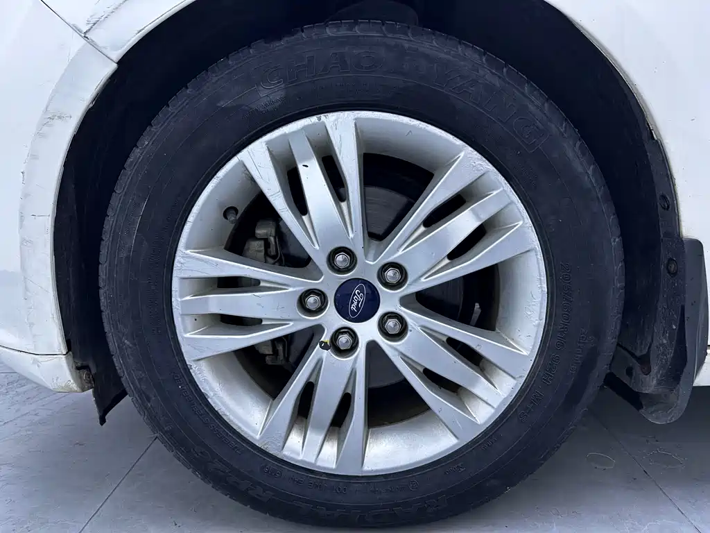 Ford Focus 2015 — фото 17