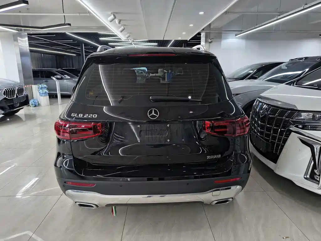 Mercedes-Benz GLB 2025