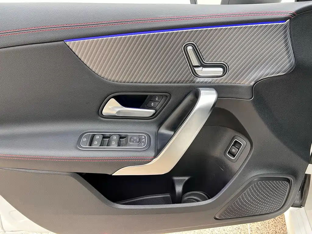 Mercedes-Benz A-Class 2023 — фото 11