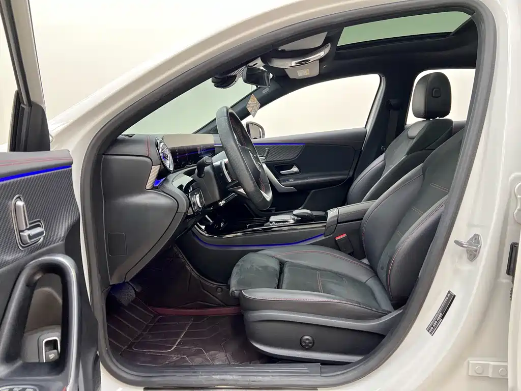 Mercedes-Benz A-Class 2023 — фото 14