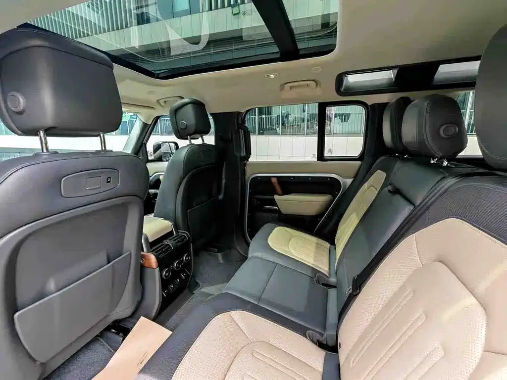 Land Rover Defender 2022 — фото 11
