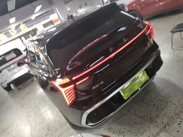 Hongqi HS3 PHEV 2024