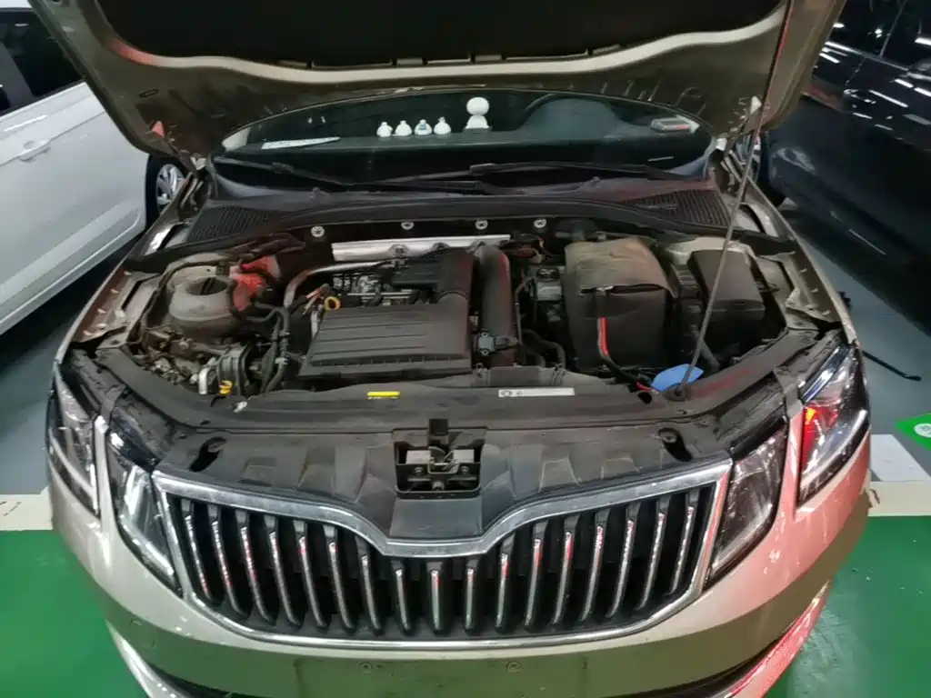 Skoda Octavia 2018 — фото 20