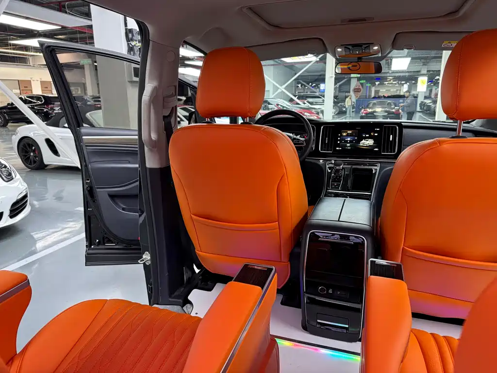 GAC Motor Trumpchi M8 2021 — фото 16