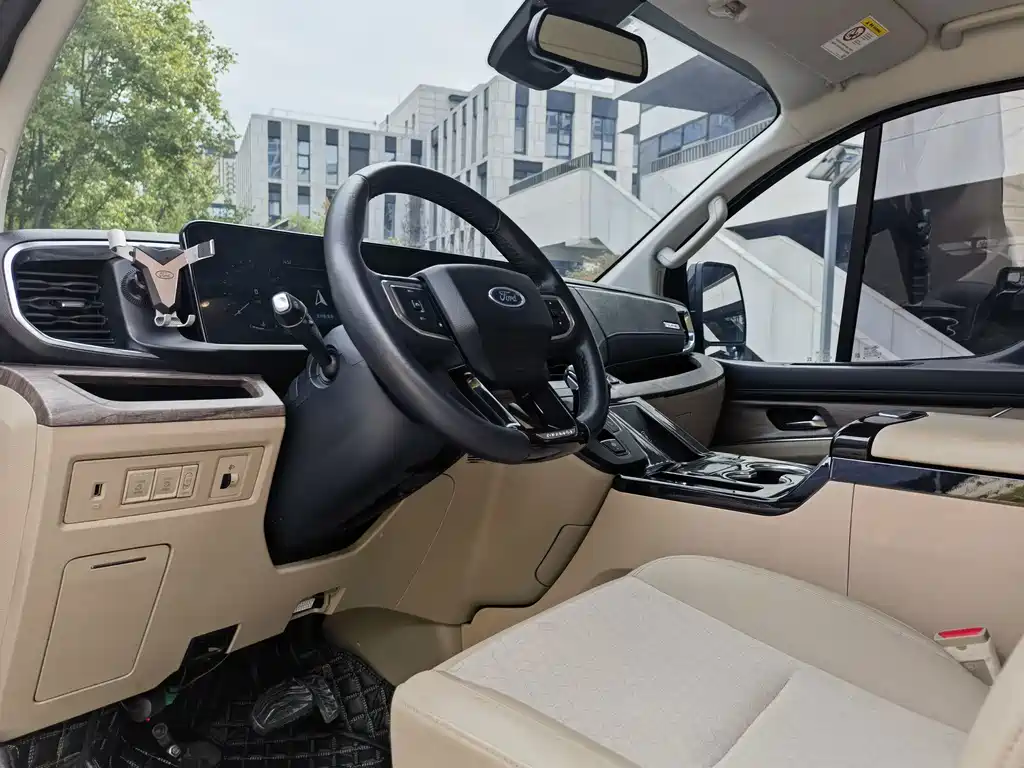 Ford Tourneo 2023 — фото 7