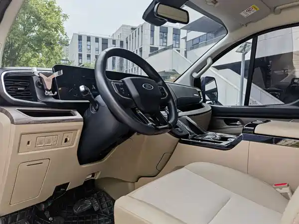 Ford Tourneo 2023