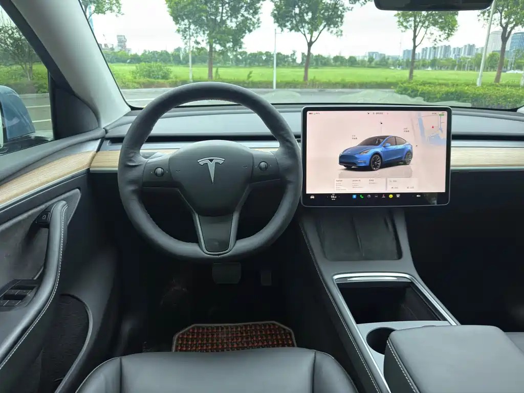 Tesla Model Y 2022 — фото 14