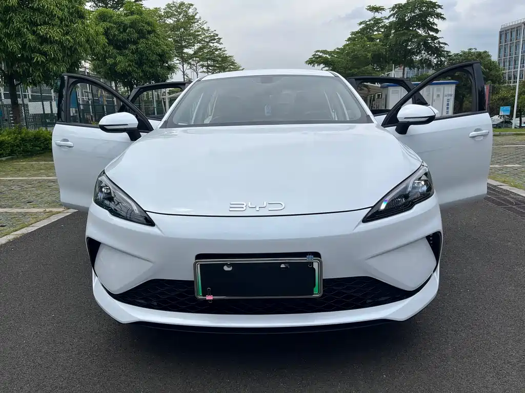 BYD Seal 05 DM-i 2025 — фото 22