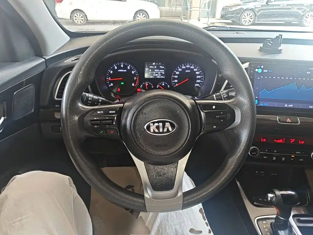 Kia K4 2015 — фото 11