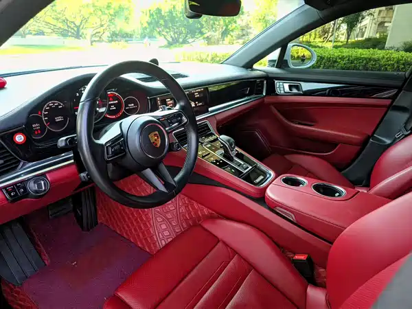 Porsche Panamera 2021