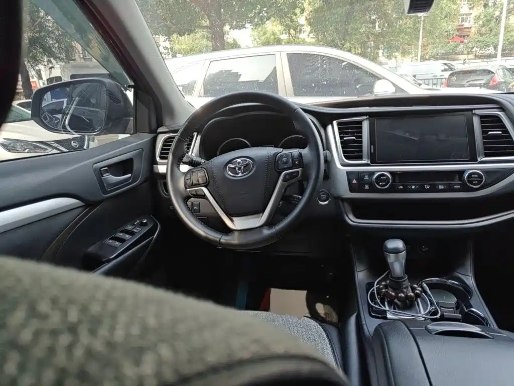 Toyota Highlander 2021 — фото 11