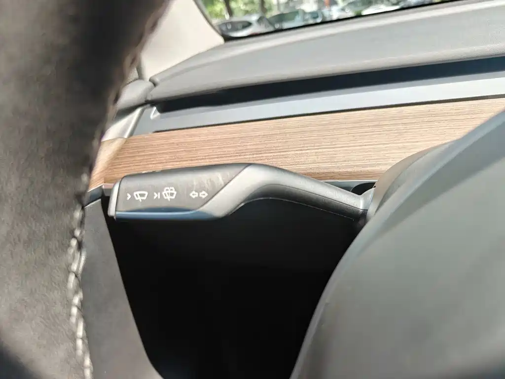 Tesla Model Y 2022 — фото 18