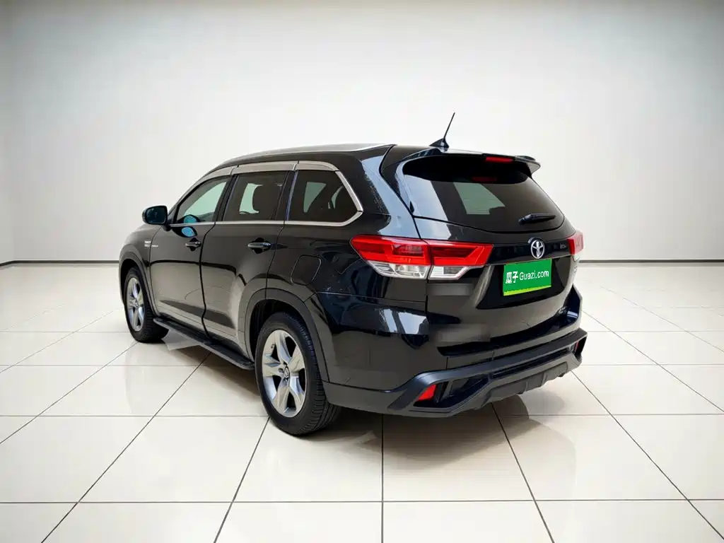 Toyota Highlander 2021