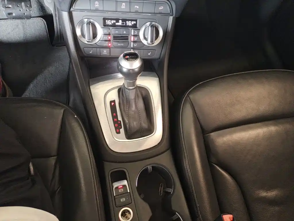 Audi Q3 2015 — фото 14
