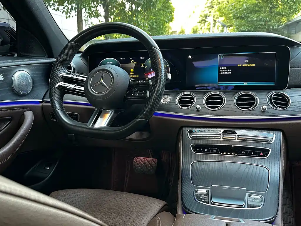 Mercedes-Benz E-Class 2022 — фото 6