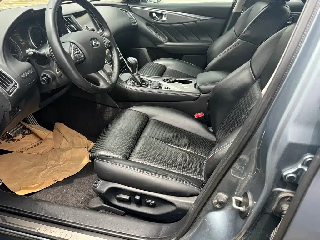 Infiniti Q50 2015