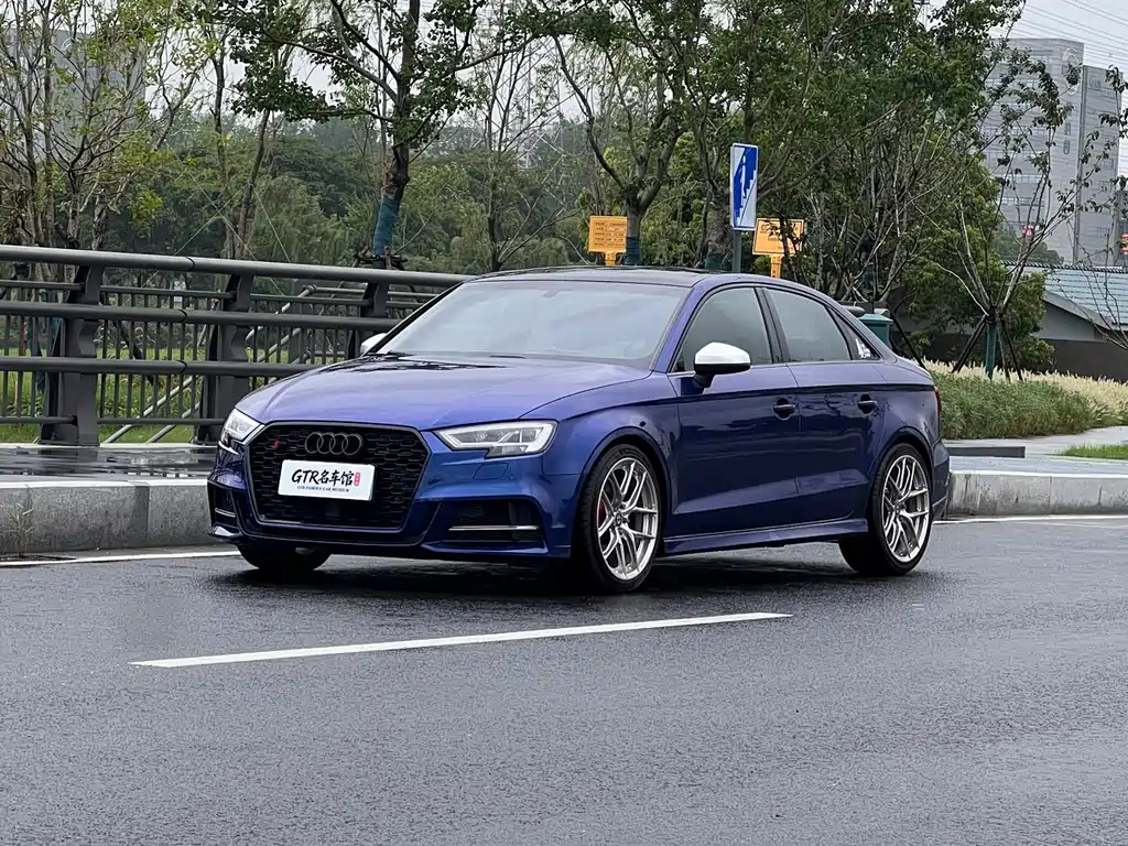 Audi S3 2018 — фото 1