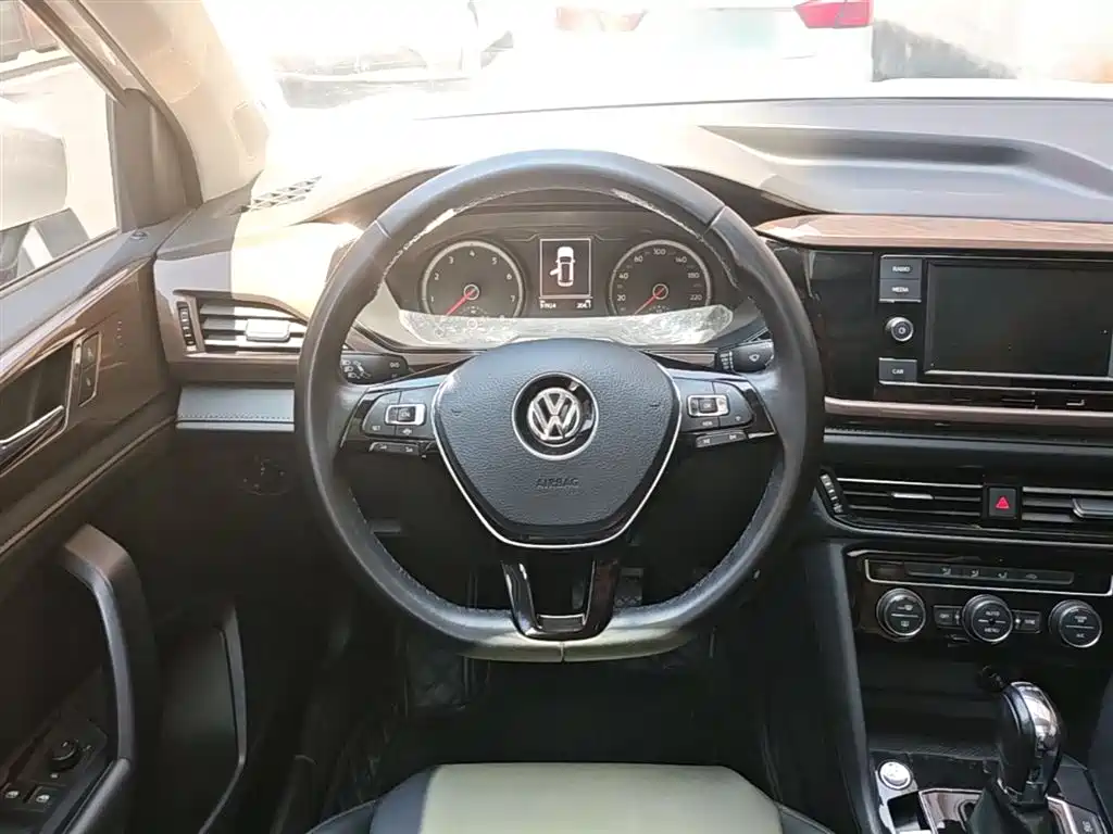 Volkswagen Tharu 2019 — фото 11