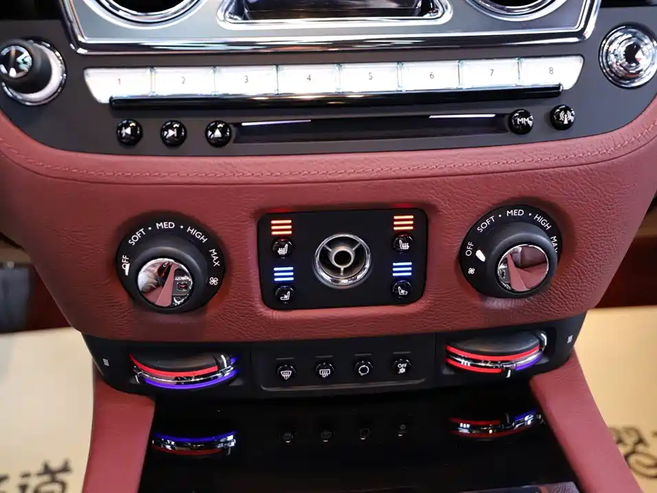 Rolls-Royce Ghost 2015 — фото 12