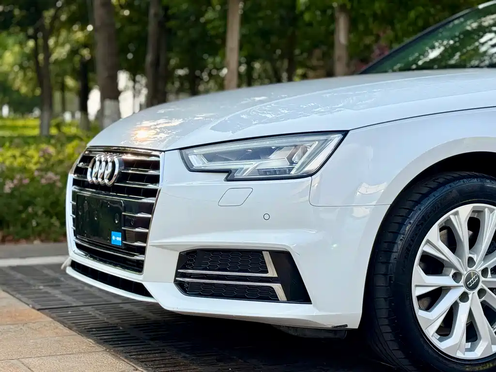 Audi A4L 2020 — фото 19
