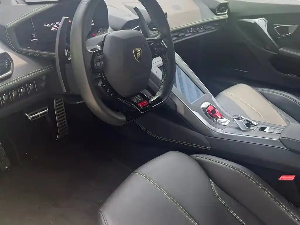 Lamborghini Huracán 2021