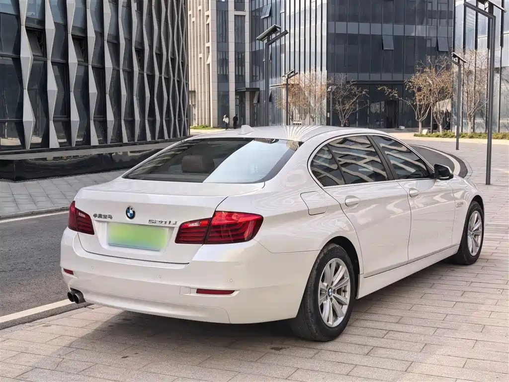 BMW 5 Series 2016 — фото 7