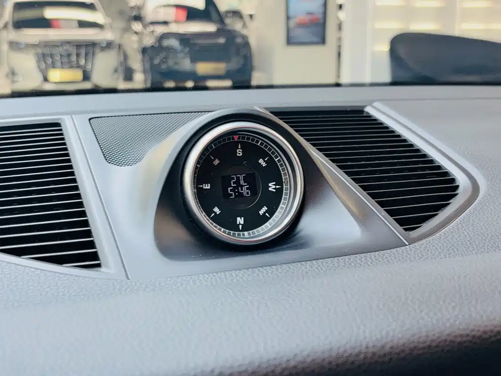Porsche Macan 2018 — фото 13