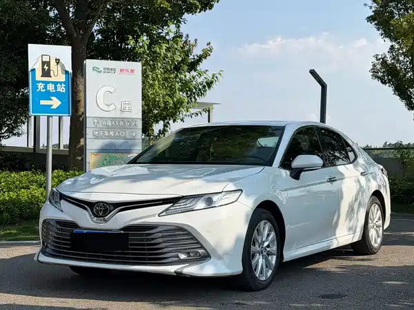 Toyota Camry 2019