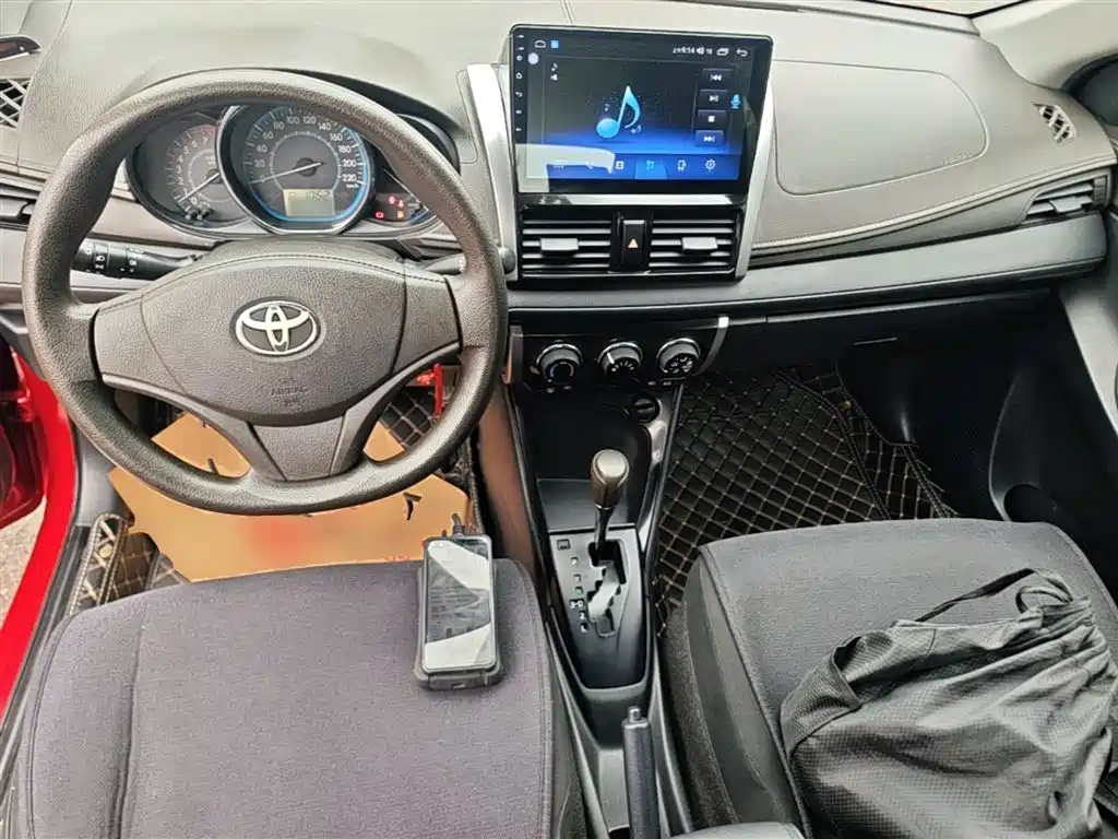 Toyota Vios 2015 — фото 10