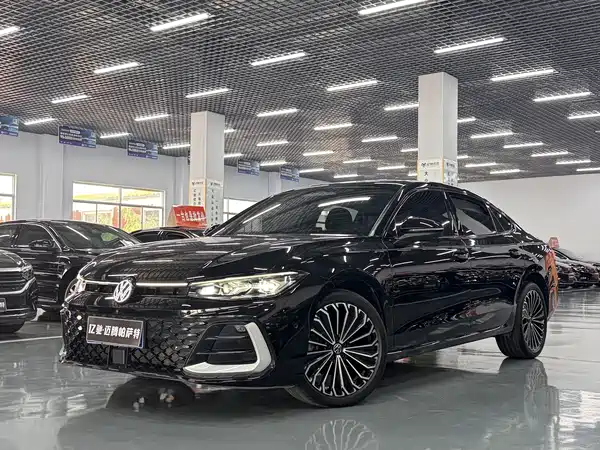 Volkswagen Passat 2025