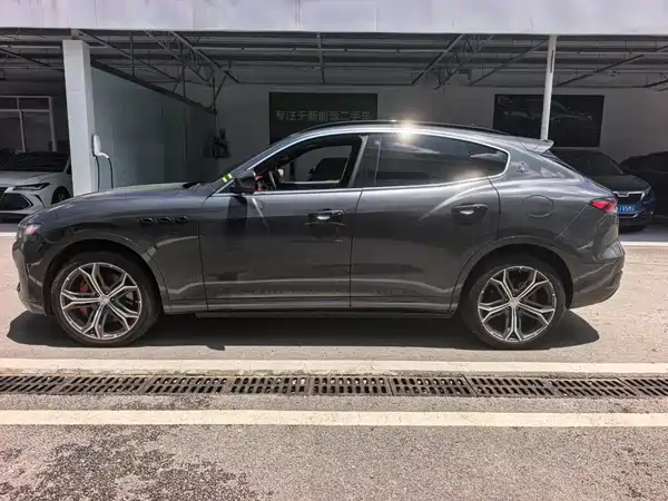 Maserati Levante 2021