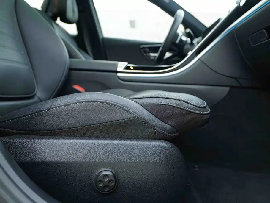 Mercedes-Benz C-Class 2023 — фото 21