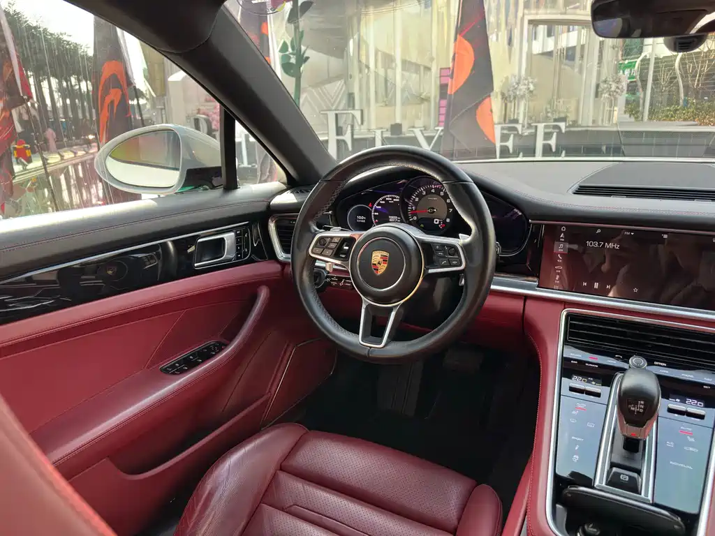 Porsche Panamera 2017 — фото 18