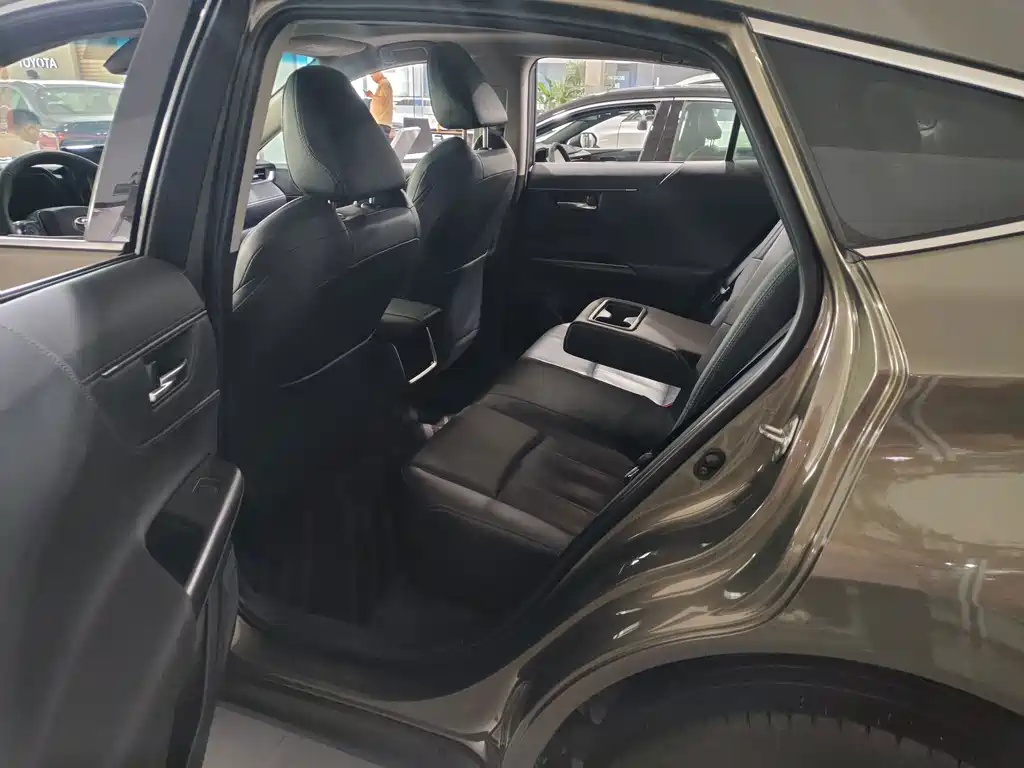Toyota Harrier 2022 — фото 9
