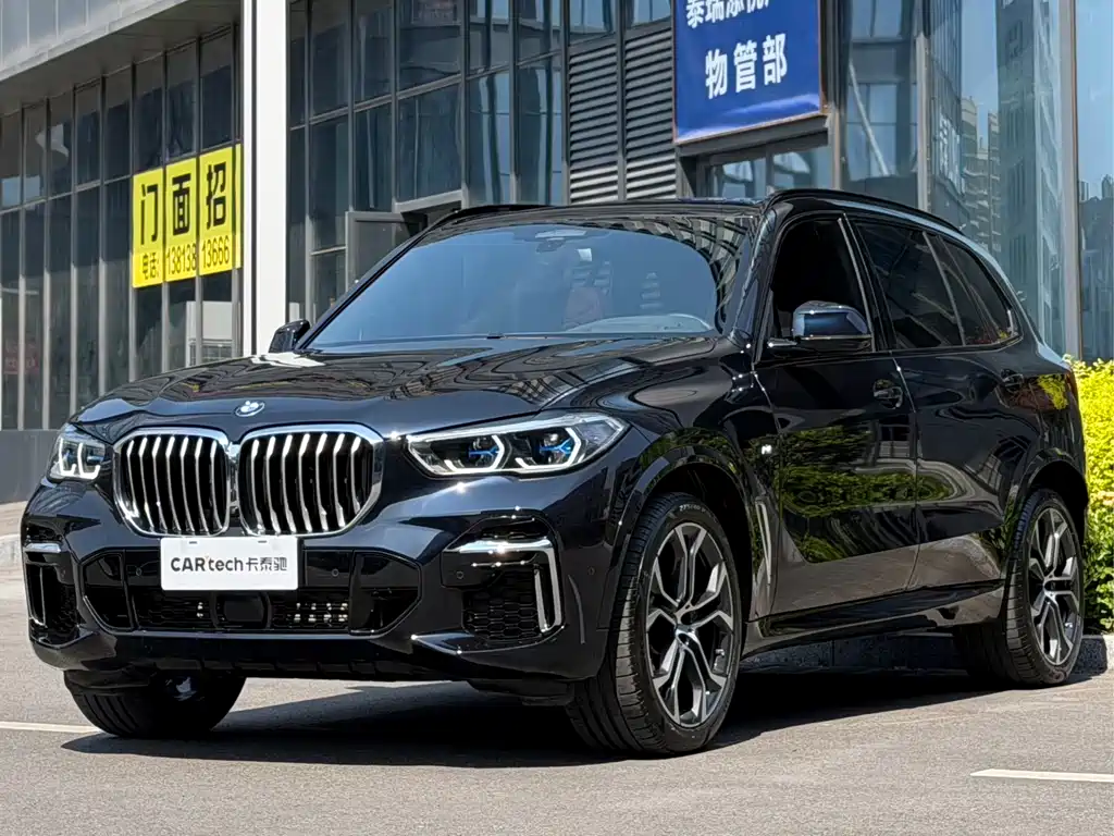 BMW X5 2022 — фото 1