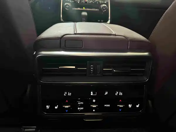 Lexus LX 2025