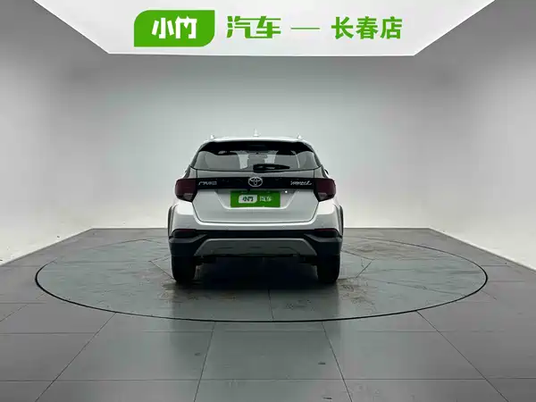 Toyota Yaris L 2022