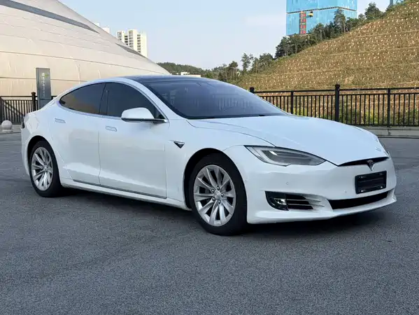 Tesla Model S 2018
