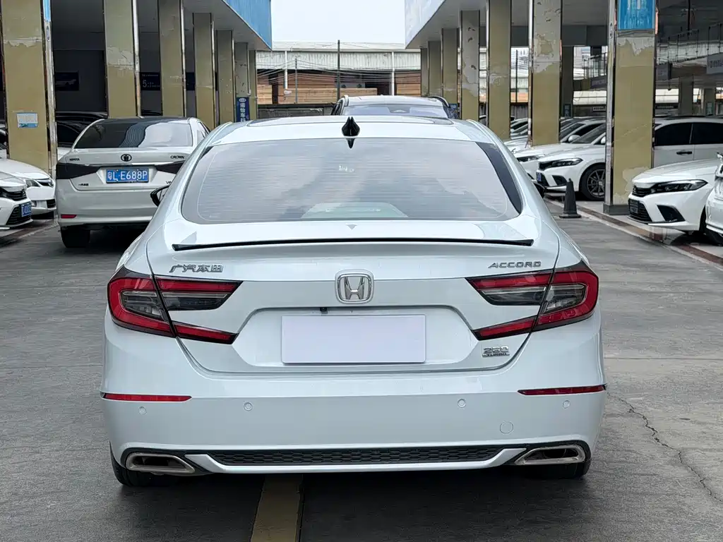 Honda Accord 2022 — фото 12