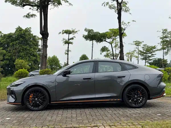 Changan UNI-V 2025