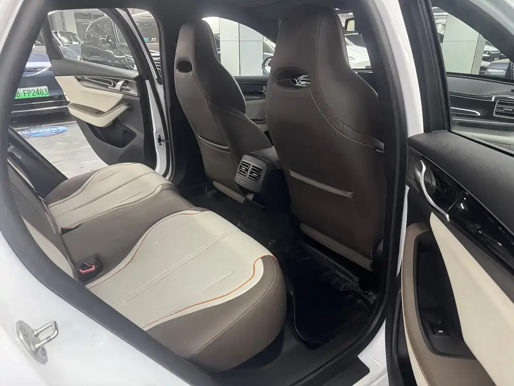 BYD Qin PLUS 2023 — фото 9