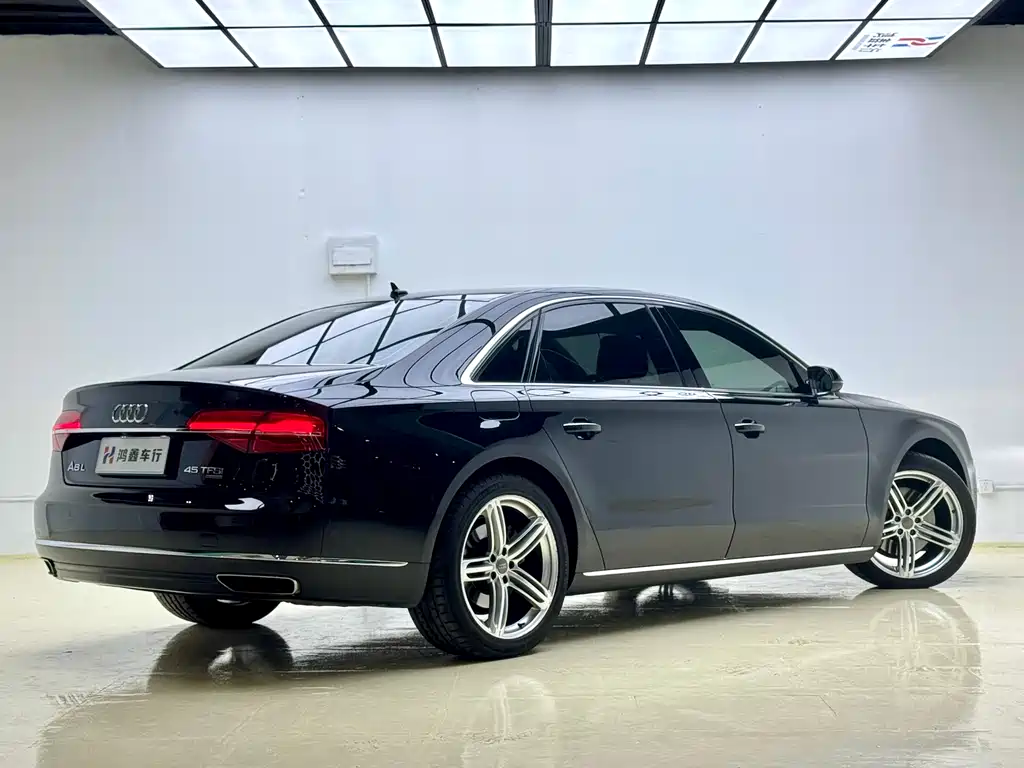 Audi A8 2016 — фото 4
