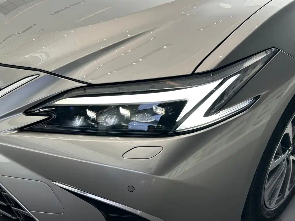 Lexus ES 2025 — фото 16