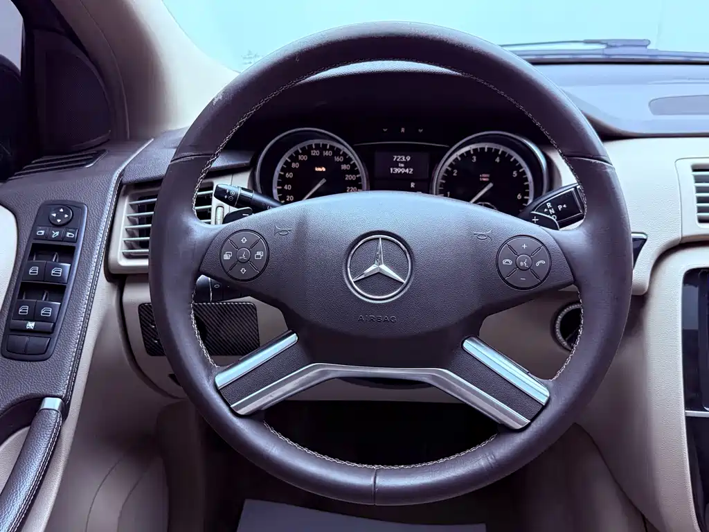 Mercedes-Benz R-Class 2018 — фото 13