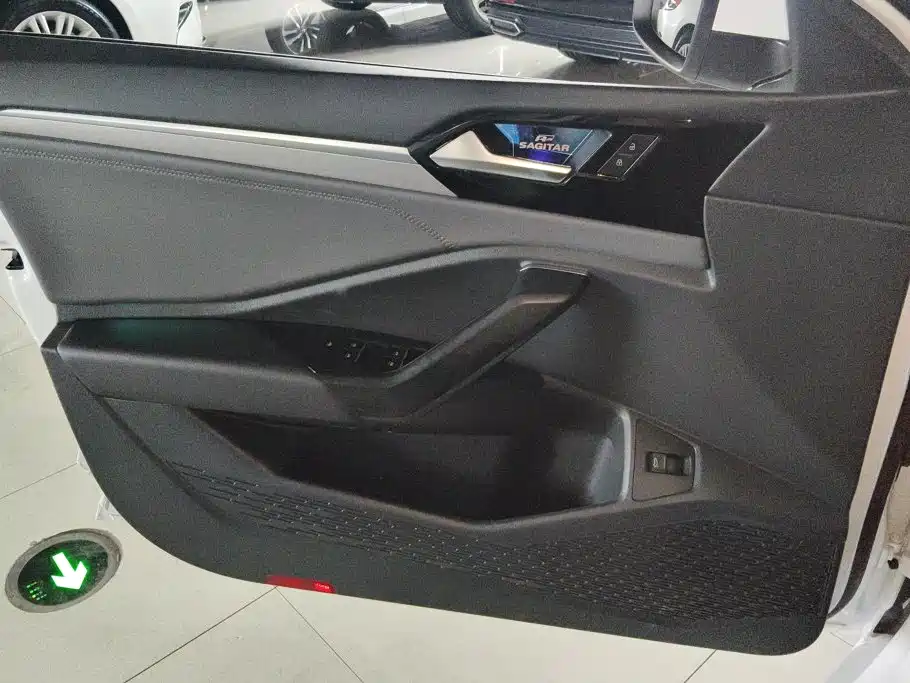 Volkswagen Sagitar 2020