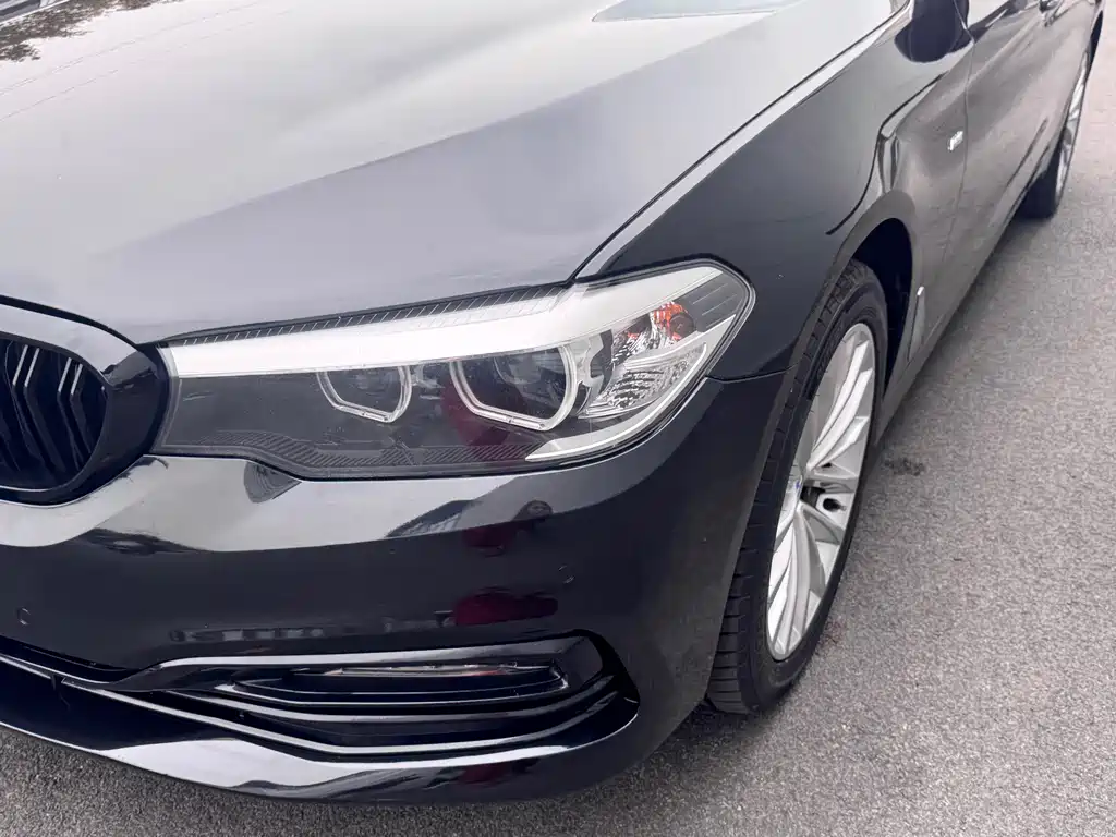 BMW 5 Series 2018 — фото 6