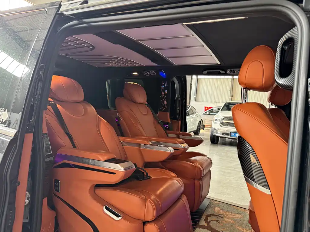 Mercedes-Benz Vito 2023 — фото 11