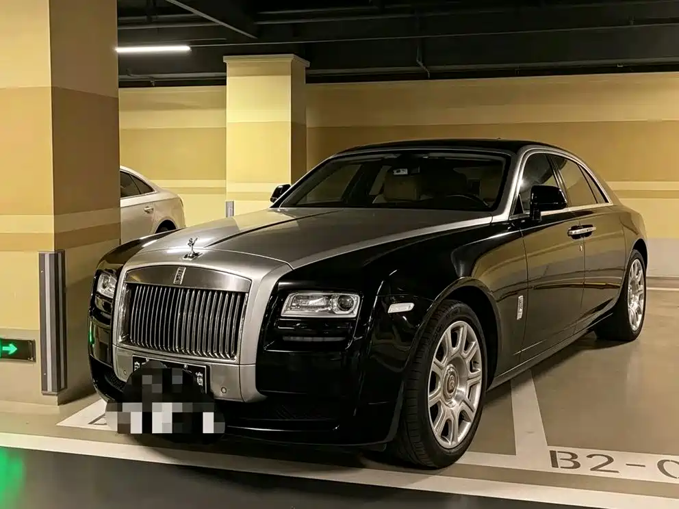 Rolls-Royce Ghost 2013 — фото 1