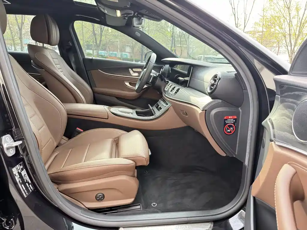 Mercedes-Benz E-Class 2022 — фото 15